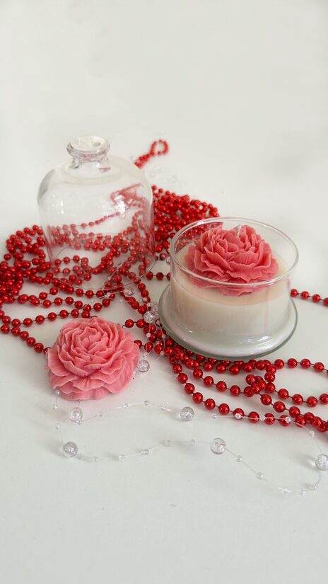 Peonija stikla kalnā